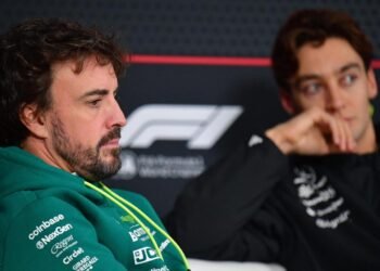 Aston Martin ya no tiene dónde esconderse: Fernando Alonso se clasifica en último lugar en el GP de España