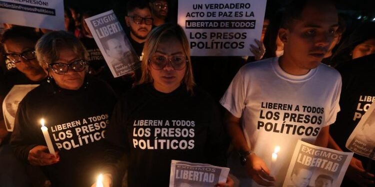 Familiares de presos políticos hicieron vigilia frente a la Embajada de Estados Unidos en Caracas